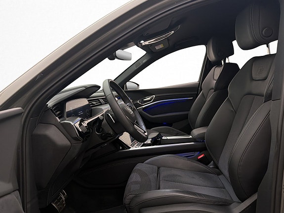 Audi Q8 e-tron 10 of 30