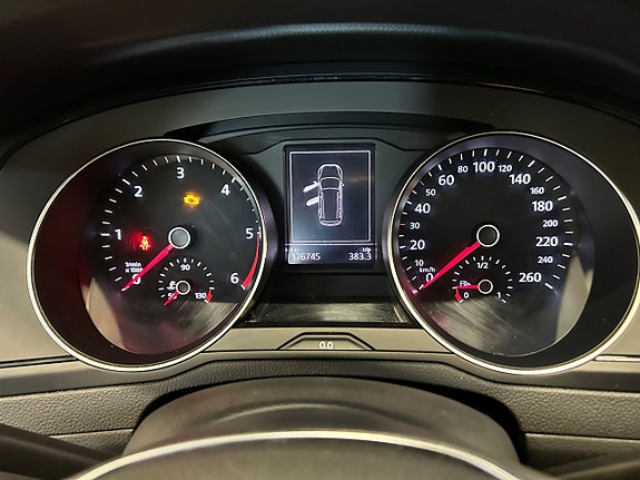 Volkswagen Passat 15 of 16