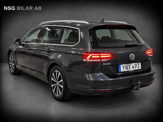 Volkswagen Passat 2 of 16