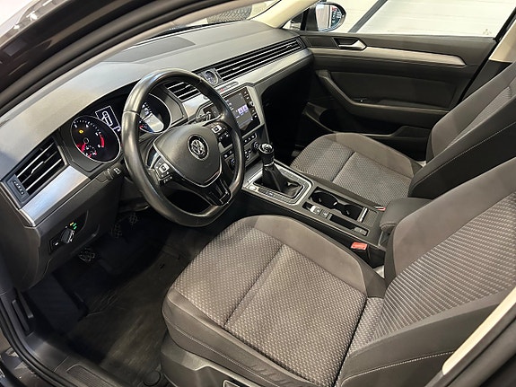 Volkswagen Passat 6 of 16