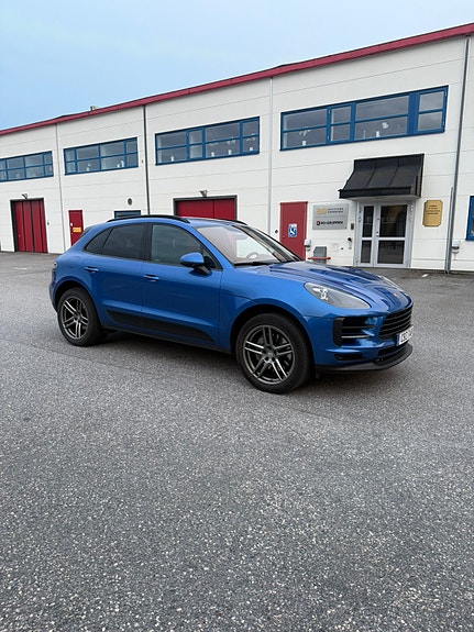 Porsche Macan S 5 of 9