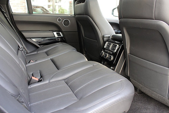 Land Rover Range Rover 27 of 30