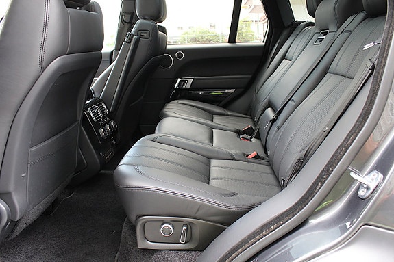 Land Rover Range Rover 26 of 30