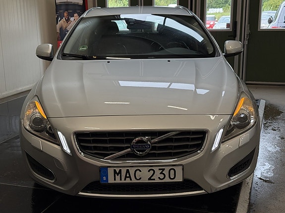 Volvo V60 7 of 24