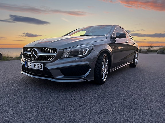 Mercedes-Benz CLA250 10 of 16