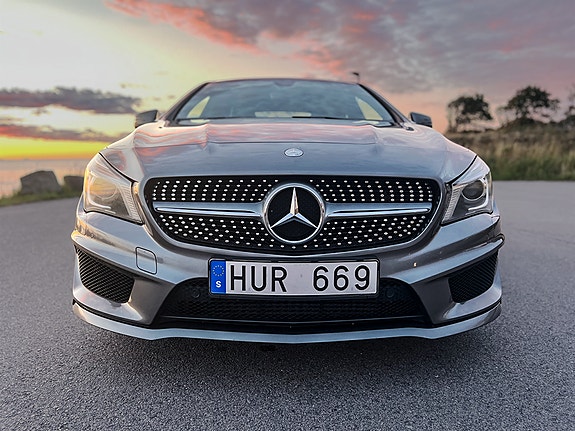 Mercedes-Benz CLA250 9 of 16