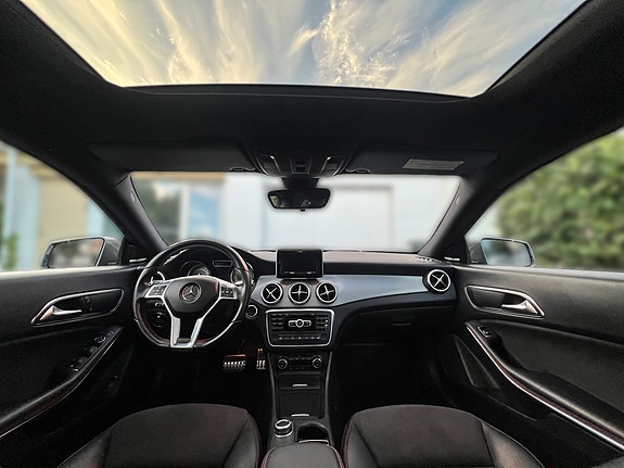 Mercedes-Benz CLA250 5 of 16