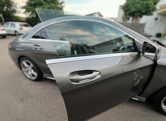 Mercedes-Benz CLA250 2 of 16