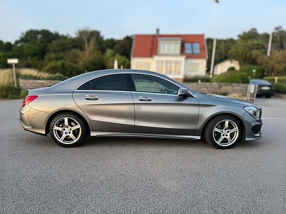 Mercedes-Benz CLA250 12 of 16