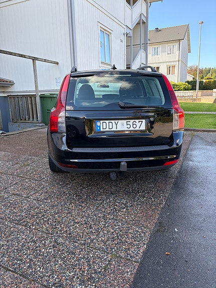 Volvo V50 3 of 9