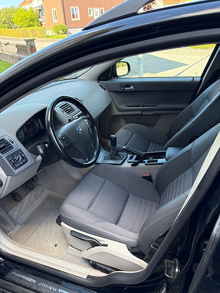 Volvo V50 4 of 9