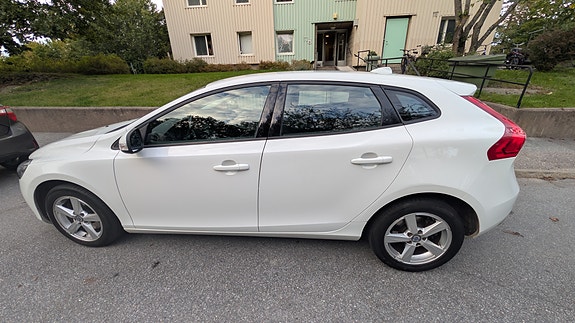 Volvo V40 11 of 13