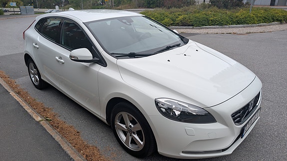 Volvo V40 4 of 13