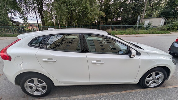 Volvo V40 12 of 13