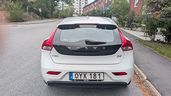 Volvo V40 3 of 13