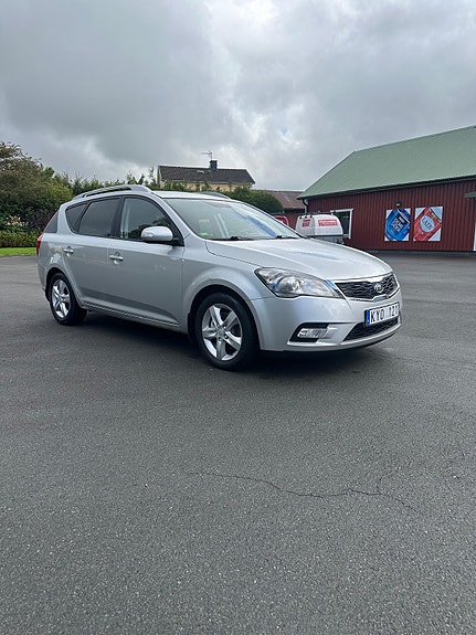 Kia Ceed 2 of 6