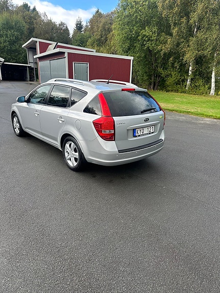 Kia Ceed 3 of 6