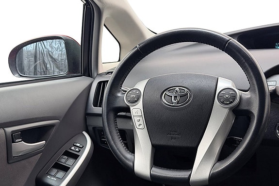 Toyota Prius 16 of 30