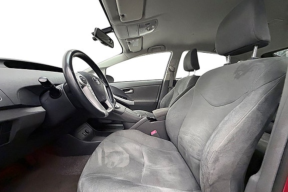 Toyota Prius 11 of 30