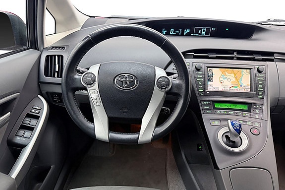 Toyota Prius 17 of 30