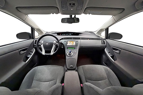 Toyota Prius 15 of 30