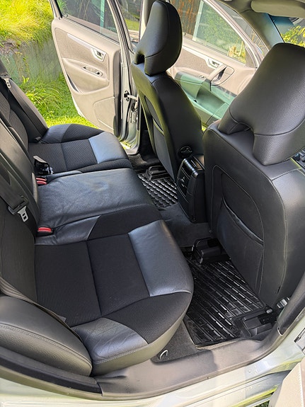 Volvo V70 5 of 9