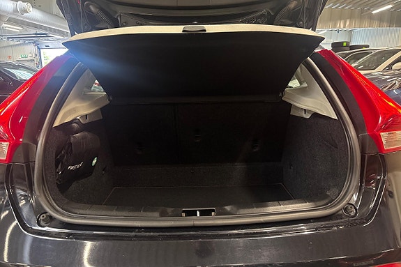 Volvo V40 10 of 23