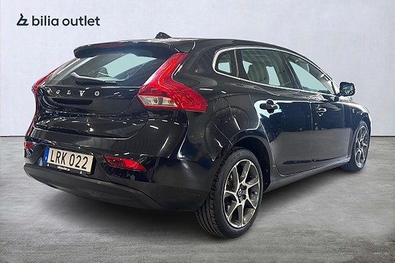 Volvo V40 6 of 23