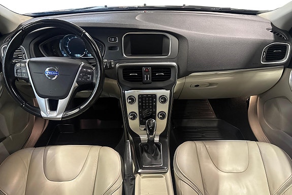 Volvo V40 12 of 23