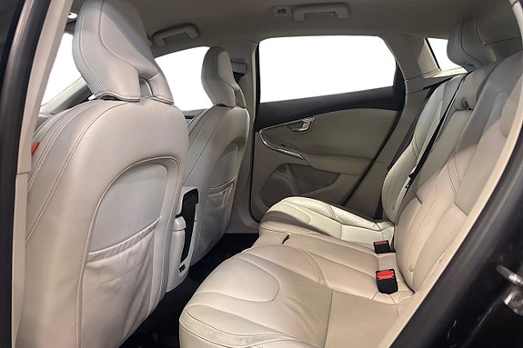 Volvo V40 14 of 23