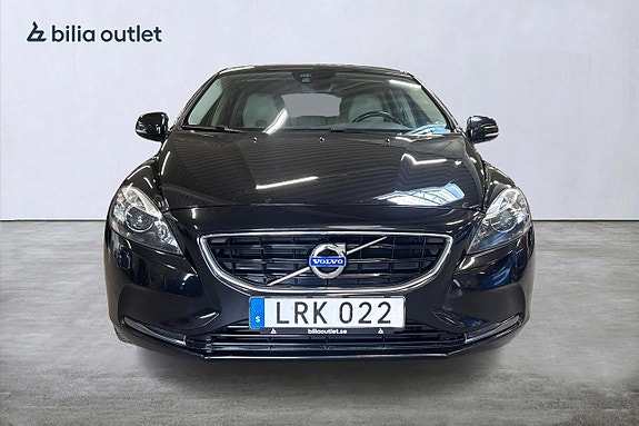 Volvo V40 3 of 23