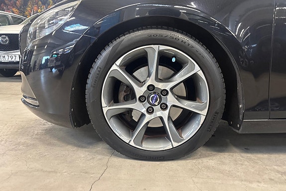 Volvo V40 11 of 23