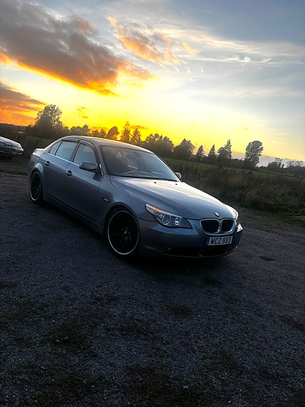 BMW 520i 2 of 11