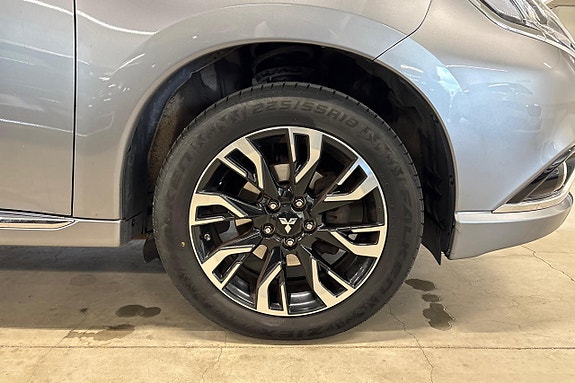 Mitsubishi Outlander 10 of 26