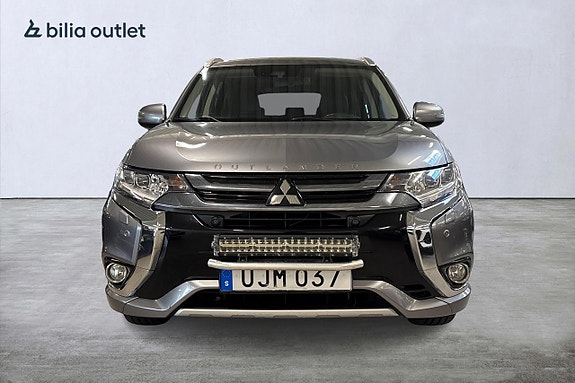 Mitsubishi Outlander 3 of 26