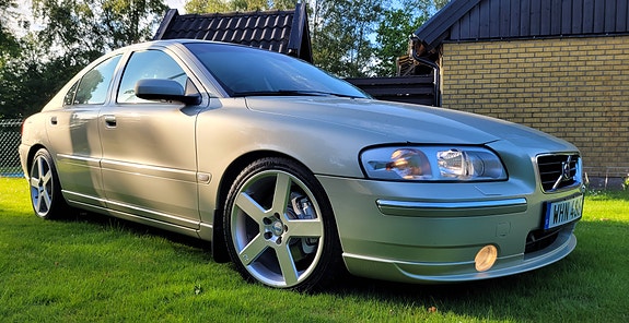 Volvo S60 4 of 27