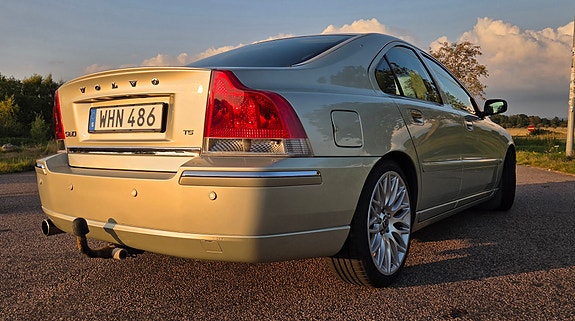 Volvo S60 2 of 27