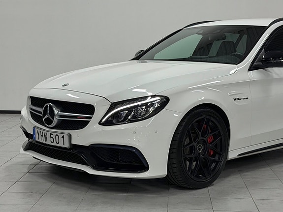 Mercedes-Benz C63 3 of 30