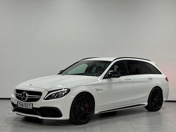 Mercedes-Benz C63 2 of 30
