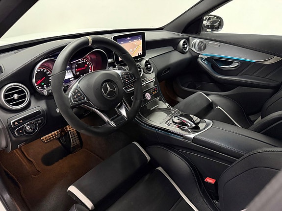 Mercedes-Benz C63 10 of 30