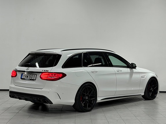 Mercedes-Benz C63 6 of 30