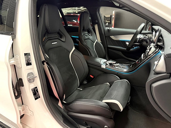 Mercedes-Benz C63 29 of 30
