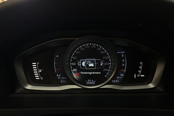 Volvo V60 Cross Country 23 of 30