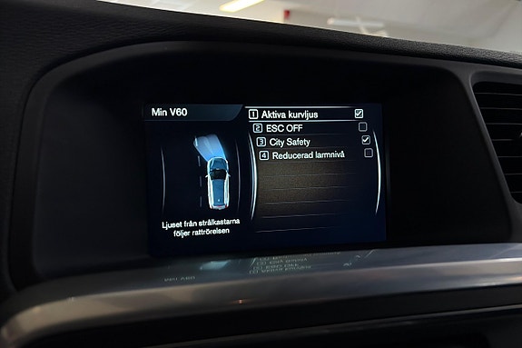 Volvo V60 Cross Country 21 of 30