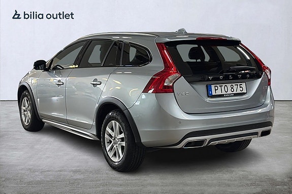 Volvo V60 Cross Country 8 of 30