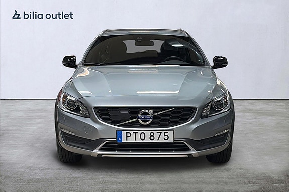 Volvo V60 Cross Country 3 of 30
