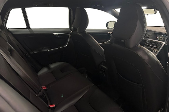 Volvo V60 Cross Country 15 of 30