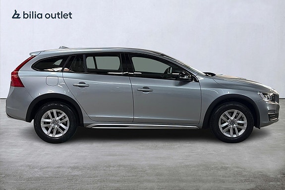 Volvo V60 Cross Country 5 of 30