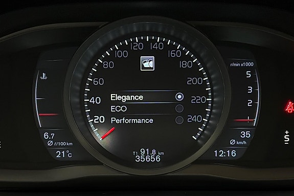 Volvo V60 Cross Country 24 of 30