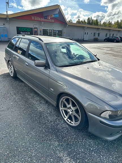 BMW 525i 5 of 10